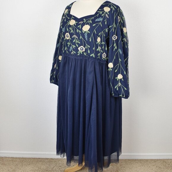 JessaKae Leah Dress Floral Embroidered - 4x - Picture 4 of 9